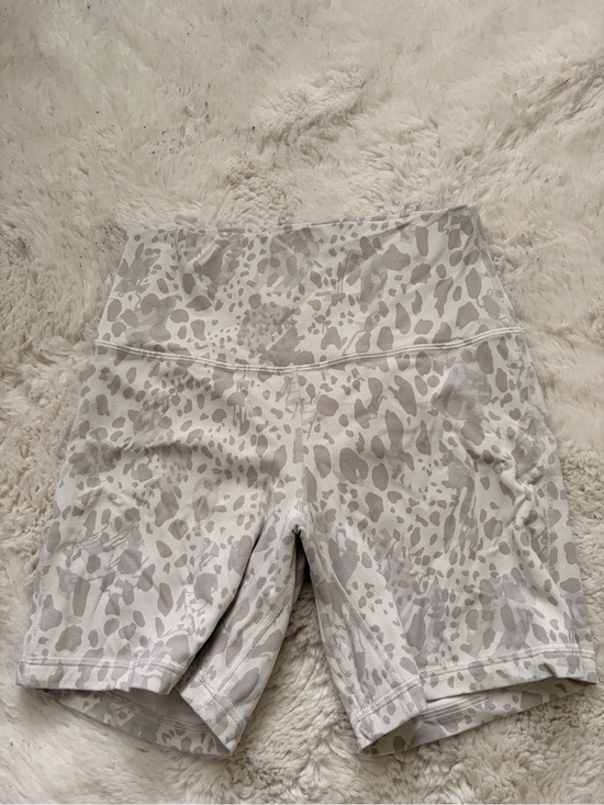 lululemon athletica Pants - Lululemon Leopard Print Bike Shorts